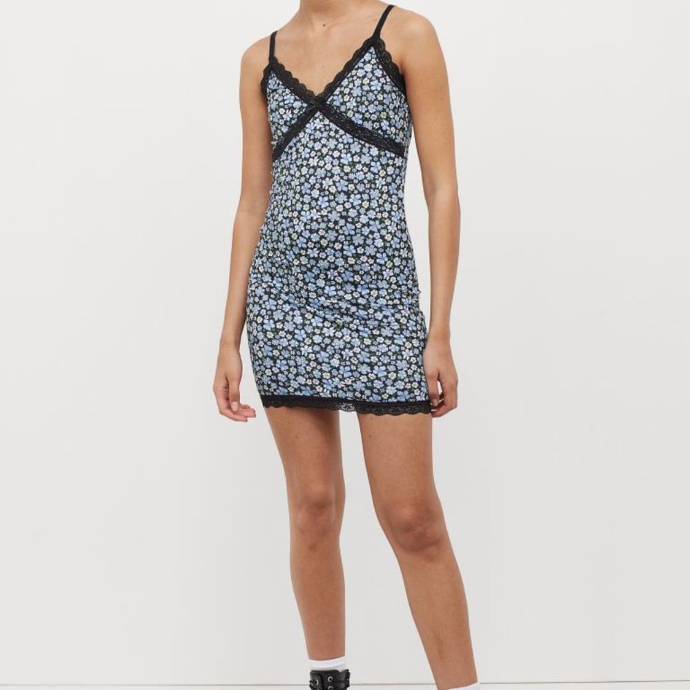 Ribbed Lace-trim dress